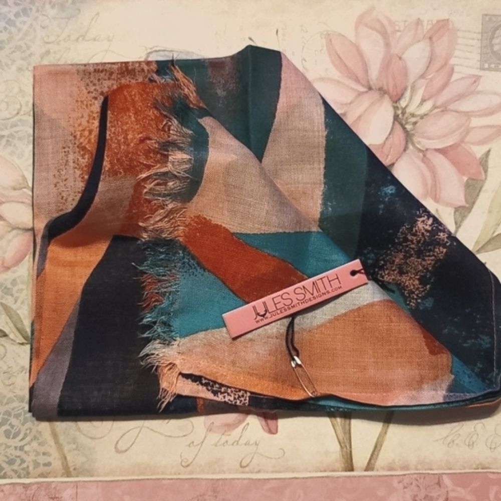 Jules Smith Lightweight Scarf - Picture 4 of 5